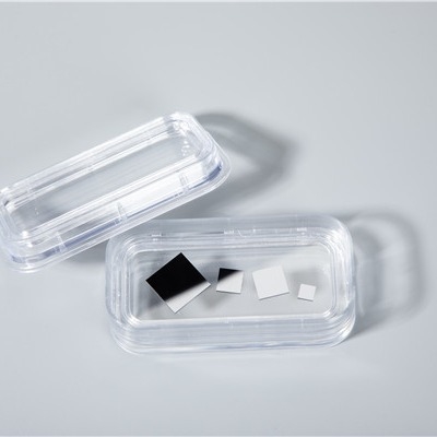 Solo cuadrado pulido lateral SrTiO3 Crystal Wafer 10m m para el semiconductor